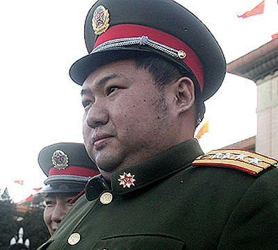 Cháu trai Mao Trạch Đông 40 tuổi lên chức Trung tướng