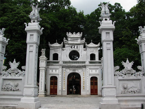 Cổng đình Kim Liên, đửn Voi Phục đửu "nhái" cổng chùa Láng?