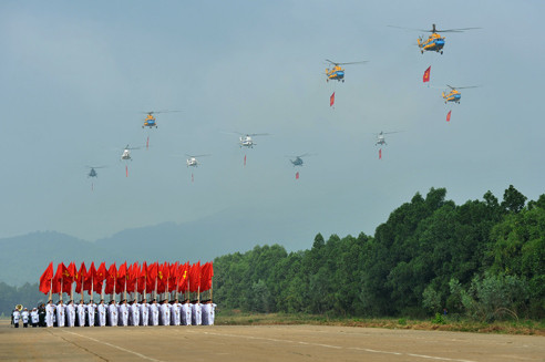 Máy bay, pháo binh phối hợp diễn tập mừng đại lễ
