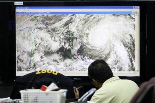 Siêu bão Megi hoà nh hà nh, Philippines báo động mức cao nhất