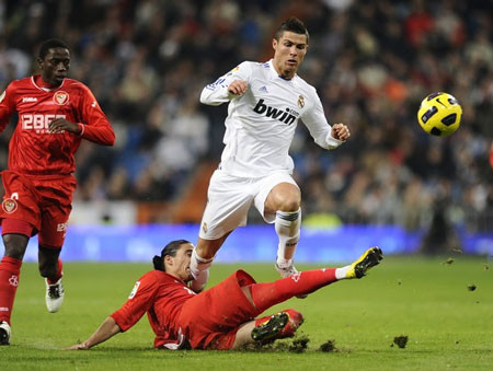 Di Maria tửa sáng, Real Madrid nhọc nhằn hạ Sevilla