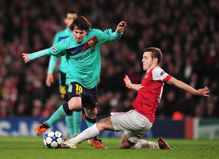 Barcelona gục ngã trước Arsenal tại Emirates
