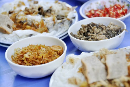  Bánh cuốn tôm phố Bà  Triệu