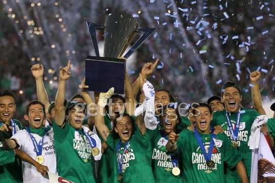 Ngược dòng ngoạn mục, Mexico vô địch Gold Cup