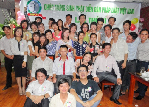 3 năm, Diễn đà n Pháp luật Việt Nam có hơn trăm nghìn thà nh viên