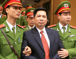 à”ng Cù Huy Hà  Vũ bị tuyên án 7 năm tù giam