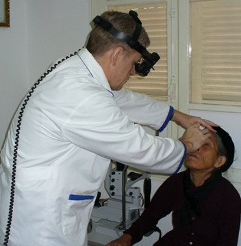 Nga chuyển giao công nghệ mới cho bệnh viện mắt Việt “ Nga