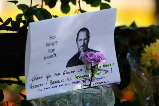 Đám tang Steve Jobs diễn ra kín đáo