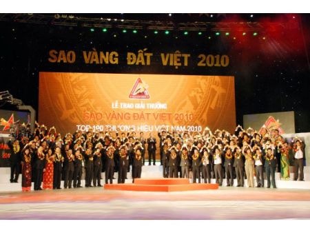 Công bố lễ trao giải 200 thương hiệu ˜Sao Và ng đất Việt 2011™