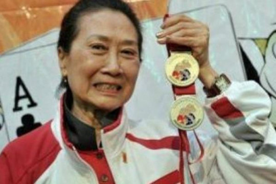 ˜Lão bà ™ 76 tuổi phá kỉ lục Sea Games