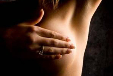 Ngực cà ng lớn, cà ng có nguy cơ ung thư vú? 