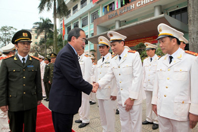 Phó Thủ tướng Nguyễn Thiện Nhân thăm và  chúc mừng một số cơ sở y tế   