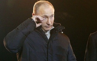 Putin rơi lệ khi tuyên bố chiến thắng ghế Tổng thống Nga