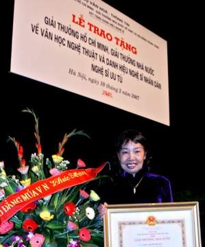 Với tôi, thơ tình giử chỉ là  hồi ức