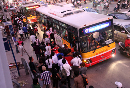 Miễn thuế nhập linh kiện xe buýt tại Hà  Nội, TPHCM