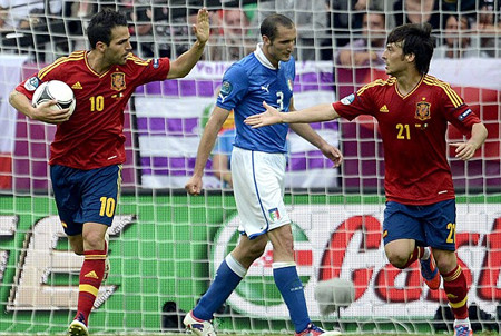 Tây Ban Nha và  Italia bất phân thắng bại