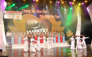 Chung tay xoa dịu nỗi đau da cam năm 2012