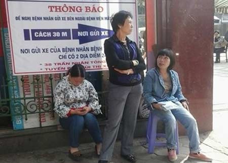 Bệnh viện - ngoài cò, trong cướp