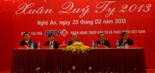 Nghệ An: Hội nghị gặp mặt các nhà  đầu tư Xuân Quý Tửµ 2013