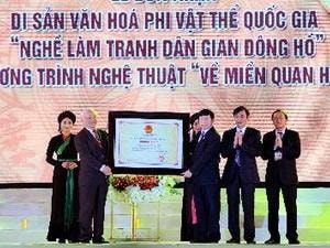 Tranh Đông Hồ nhận bằng di sản văn hóa Quốc gia