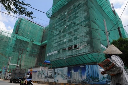 Vay mua nhà  ở xã hội: Dân khó vay, ngân hà ng lúng túng