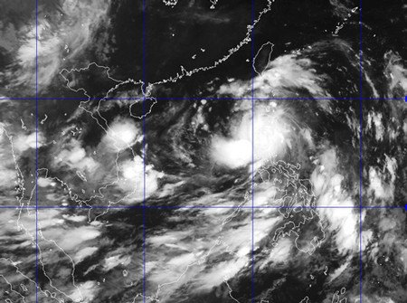 "Siêu bão" và o biển Đông, áp thấp nhiệt đới suy yếu