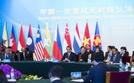 ASEAN - Trung Quốc bắt đầu đà m phán vử COC