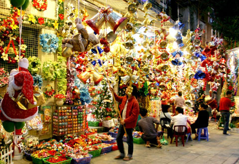 Thị trường quà  tặng Noel 2013: Vẫn trầm lắng dù giá không tăng