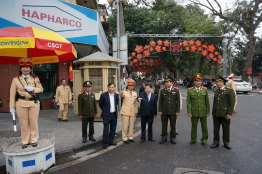 Cảnh sát giao thông Hà  Nội ra quân đầu xuân mới