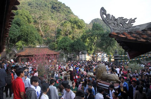 Hà  Nội: Phê bình Ban tổ chức lễ hội chùa Hương