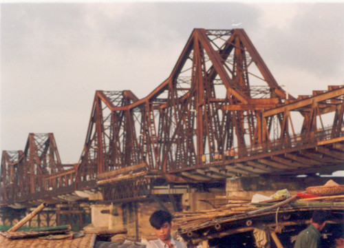 Từ cầu Long Biên nhìn ra đô thị di sản Hà  Nội