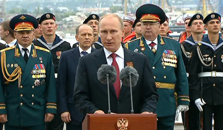 Tổng thống Nga tới Crimea, Ukraine tấn công mạnh và o miửn Đông