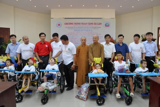 Hà  Nam: Chung tay xoa dịu nỗi đau trẻ em khuyết tật và  nạn nhân chất độc da cam 
