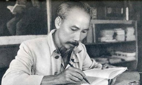 Những ngà y viết tà i liệu 'tuyệt đối bí mật' của Chủ tịch Hồ Chí Minh