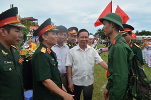 Huyện Kim Bôi: 214 thanh niên lên đường nhập ngũ đợt 2