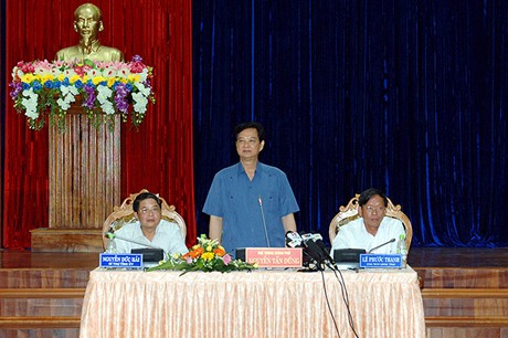 Thủ tướng là m việc với tỉnh Quảng Nam, Quảng Ngãi