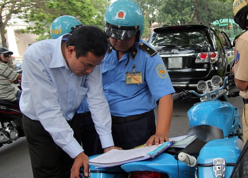 Bộ trưởng Đinh La Thăng: 'Cần tìm cách hợp pháp hóa taxi Uber'