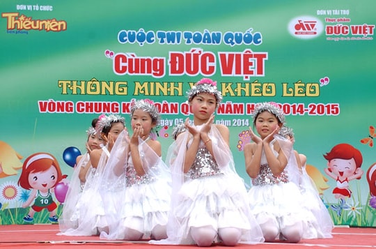 Chung kết cuộc thi: Cùng đức việt thông minh và  khéo léo