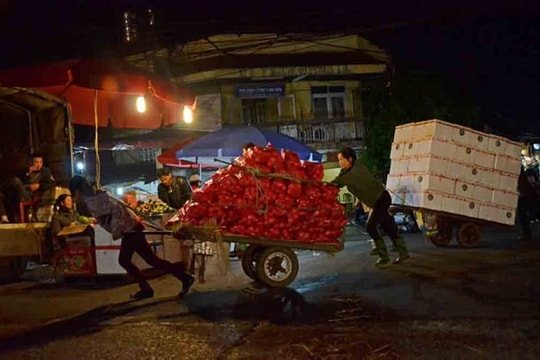 Nặng gánh mưu sinh trong đêm lạnh Hà  thà nh