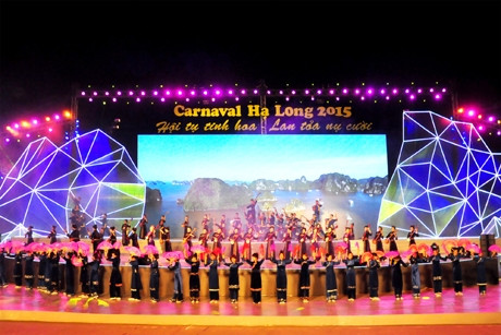   CARNAVAL  Hạ Long Năm 2015: " Hội Tụ Tinh Hoa-Lan Tửa Nụ Cười"