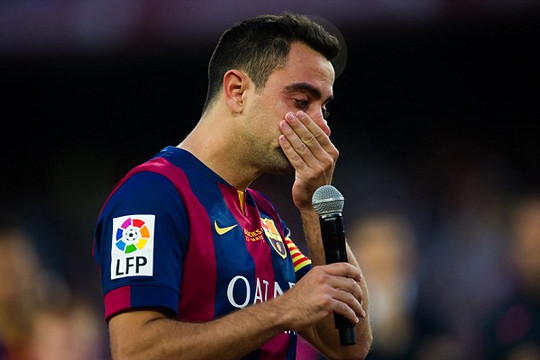 Xavi khóc trong ngà y Barca nâng Cup vô địch Liga