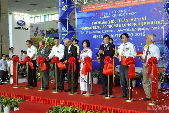 KHAI Máº C TRIử‚N LàƒM VIETNAM AUTOEXPO 2015