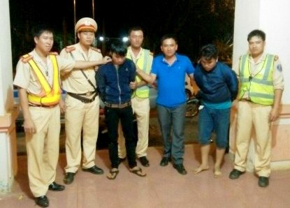 CSGT Đăk Nông bắt 2 vụ trộm cắp xe máy và o ban đêm