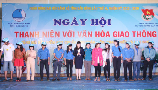 Sôi nổi  Ngà y Hội Thanh niên với Văn hóa giao thông tại huyện Đăk R™lấp