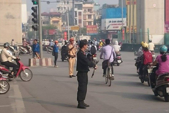 Sáng nay, Hà  Nội có thêm 200 cảnh sát cơ động chống ùn tắc