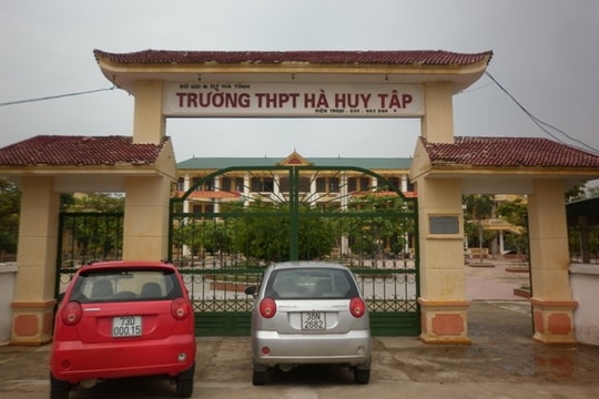 Trường THPT Hà  Huy Tập: 15 năm hình thà nh và  phát triển