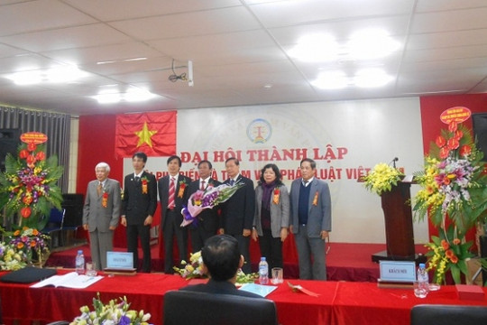 Thà nh lập Hội phổ biến và  Tham vấn pháp luật Việt Nam