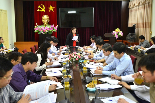Chủ tịch HĐND TP Nguyễn Thị Bích Ngọc kiểm tra việc triển khai nghị quyết đại hội Đảng và  công tác bầu cử­ tại quận Hoà n Kiếm
