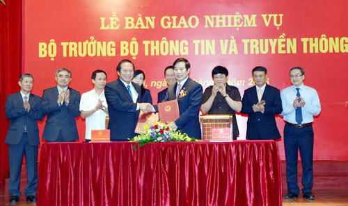 Bộ trưởng TT-TT Trương Minh Tuấn chính thức nhận nhiệm vụ