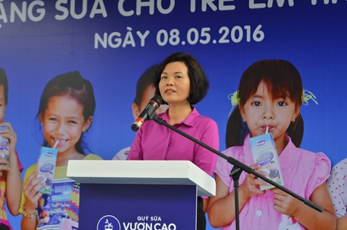 Vinamilk trao tặng 80.000 ly sữa cho trẻ em Ninh Bình